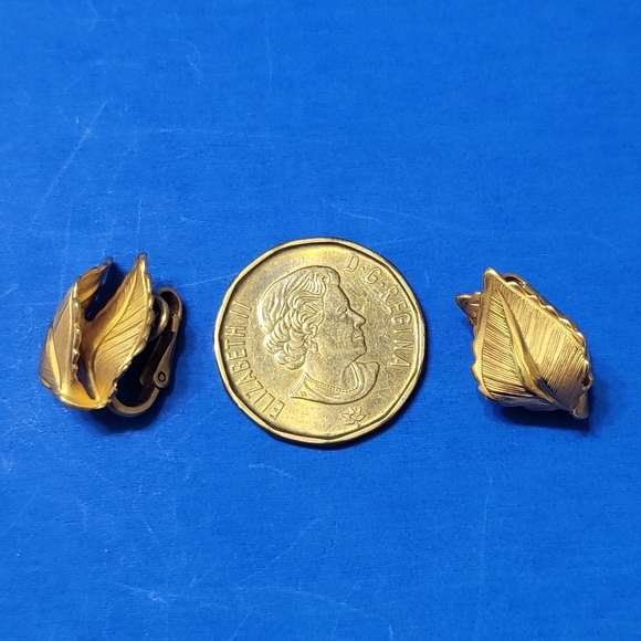 Rare~Vintage Giovanni signed earrings - Picture 4 of 4